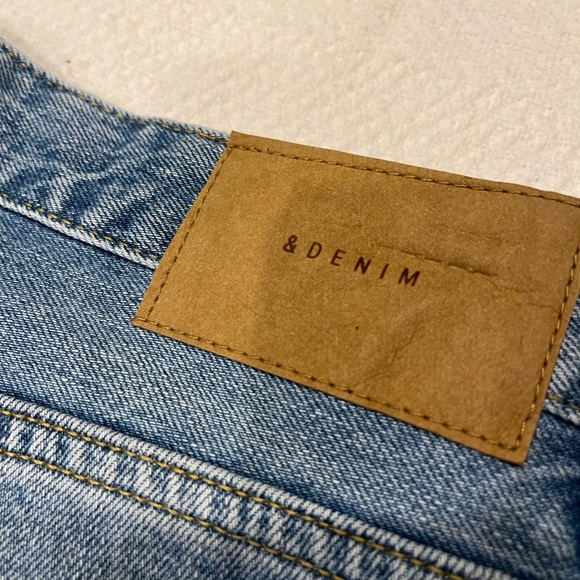 Ripped Denim Jeans - Picture 3 of 15